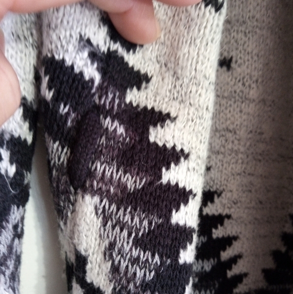 Jeans by Buffalo Aztec Patterned Black and White Waterfall Cardigan Sweater - Picture 5 of 11